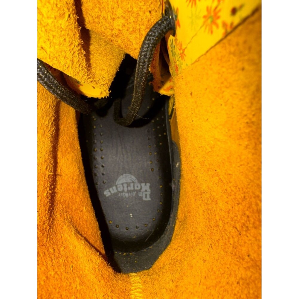 Dr. Martens RARE NIB 1460 Sun Yellow Little Flowers Floral Boots Women's size 9 - Picture 4 of 16